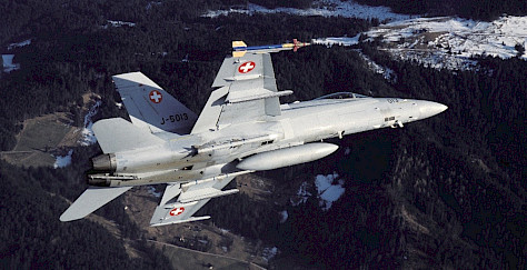 Der geklebte Flügel der F/A-18